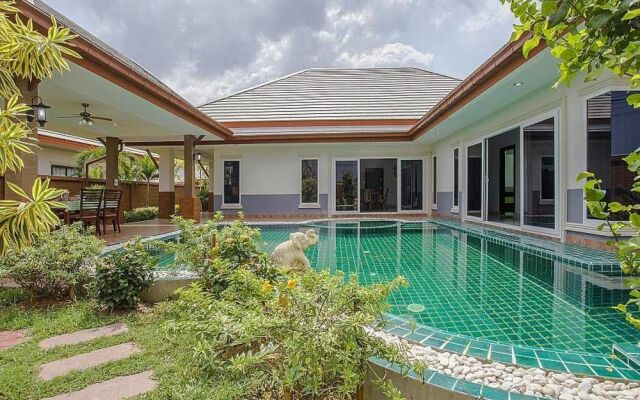 Thammachat P3 Victoria Villa 3 Beds