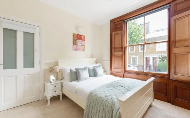 Charming 3bed Near Mile End Tube & Victoria Park