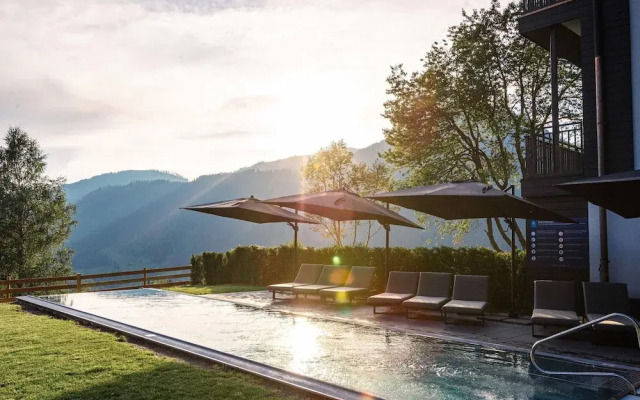 Superior Apartment With Shared Pool