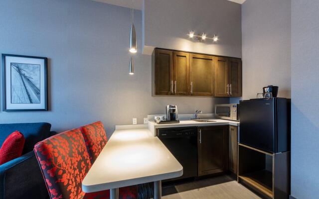 Holiday Inn Express Hotel & Suites Riverport Richmond by IHG