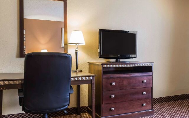 Quality Inn & Suites Bloomington University Area