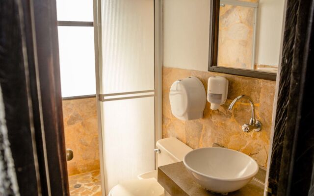 Hotel Sansiraka Suites By GEH Suites
