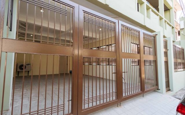 RedDoorz Plus near Osmena Highway 2 - Quarantine Hotel