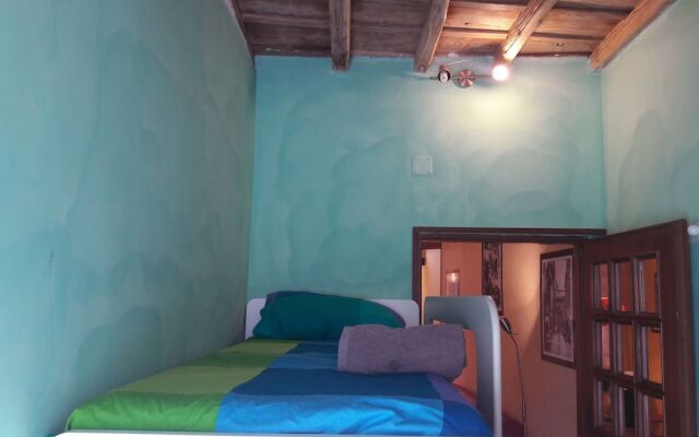 Anastasia Hidden Balcony - An hidden balcony inside Trastevere