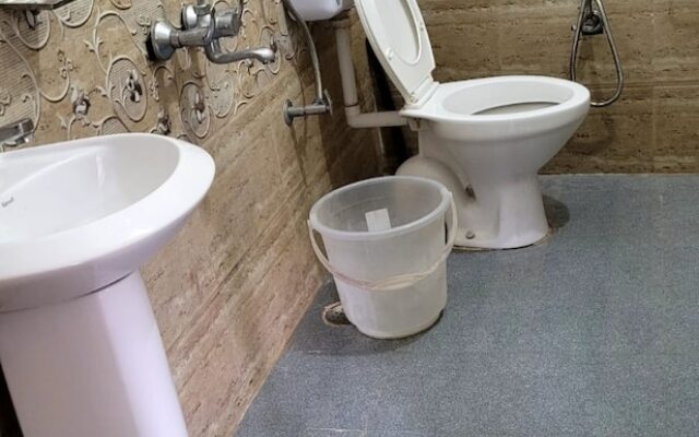 Goroomgo Kaafal Homestay Mussoorie