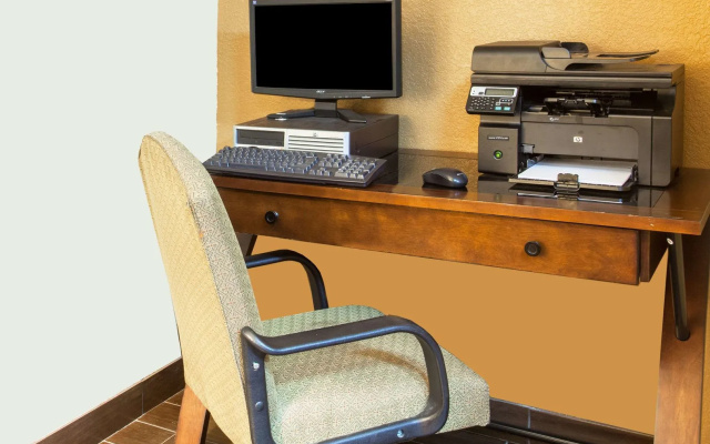 Clarion Inn & Suites near the Leconte Center Pigeon Forge