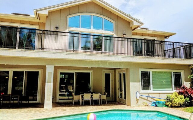 Palm River Estate - Five Bedroom Home