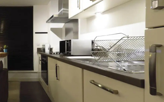 Tudors eSuites Birmingham Apartments with Parking