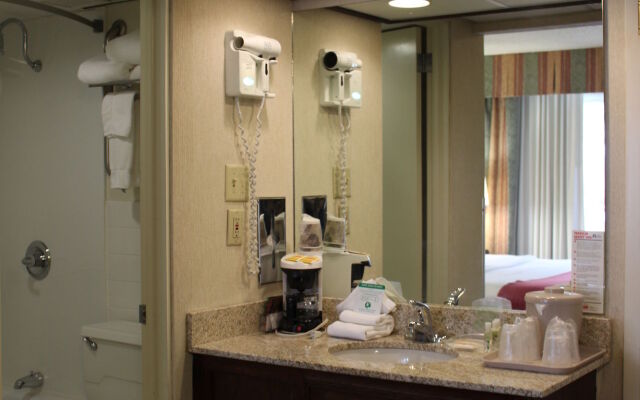 Holiday Inn Des Moines-Airport/Conf Center by IHG