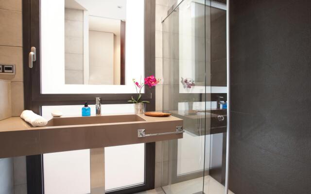GAUDIR LUXURY · Luxury Apt with Terrace near Pg Gracia