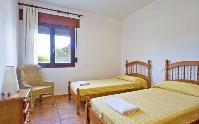 Villa - 4 Bedrooms with Pool, WiFi and Sea views - 105045