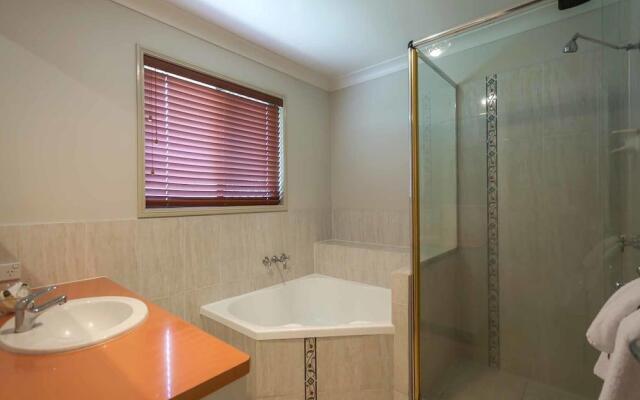 Annand Mews Apartments