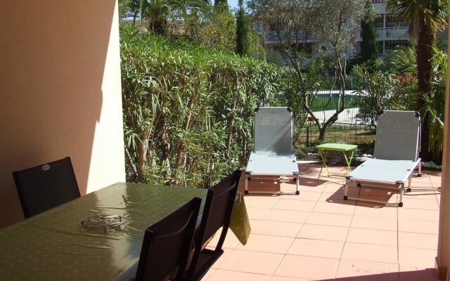 Apartment With one Bedroom in La Croix-valmer, With Pool Access and Fu
