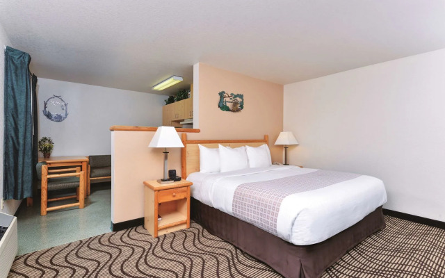 Sandpoint Hotel & Suites Downtown