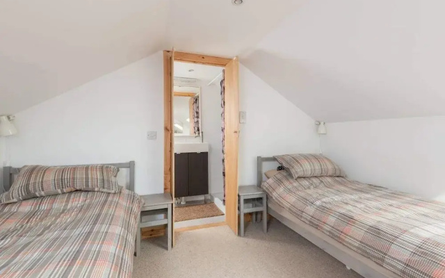 4guests-2br-privategarden-freeparking