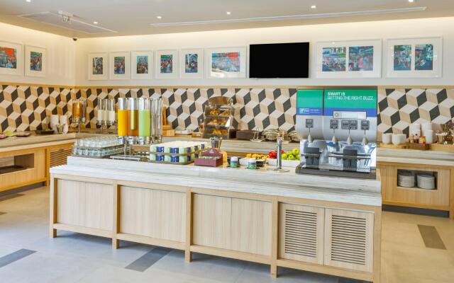 Holiday Inn Express Bangkok Sathorn by IHG