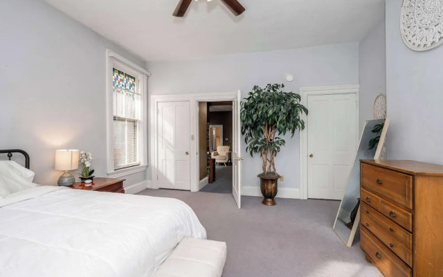 Historic Gem Russell Suite 3