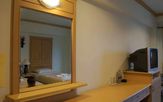 Maneerote Hotel Surin