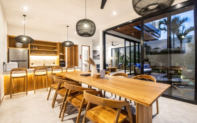 New Brawah 5 BR Villa 200m to Finns Beach Club