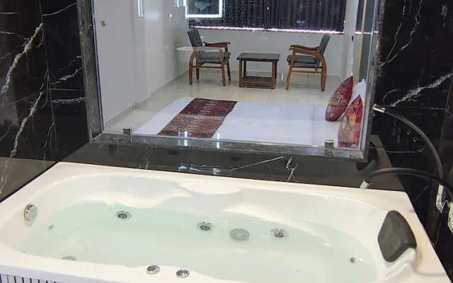 Hotel Royal Manor-Rajkot