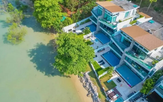 Beachfront Villa 3BR Infinity Pool V38