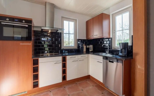 6-person House With a Beautiful Garden