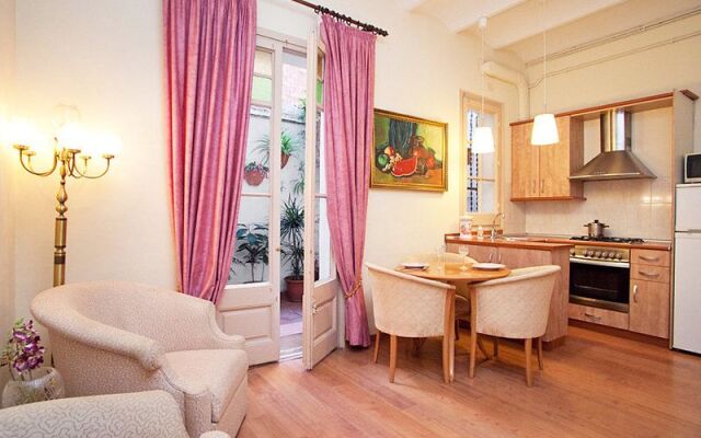 Gracia Torrijos - One Bedroom