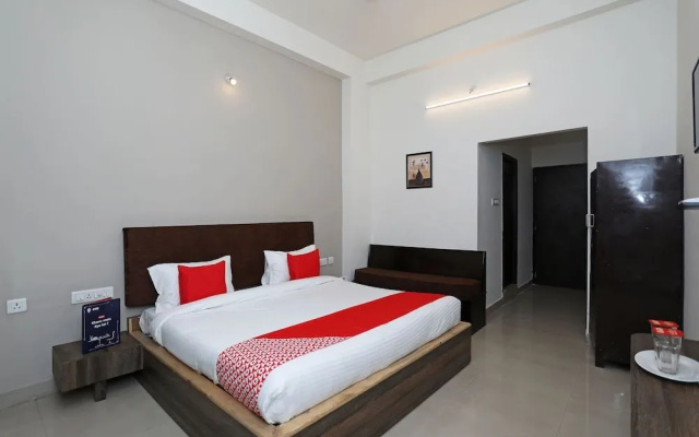 OYO 10967 Dhola Maru Resort