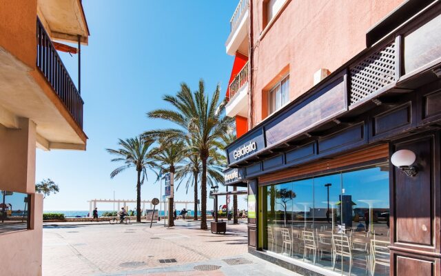 Rentandhomes fuengirola beach apartment