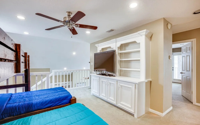 Lakefront Montgomery Home w/ Private Dock!