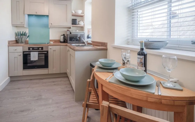 Myrtle - 1 Bedroom Apartment - Saundersfoot