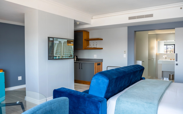 Blaauwberg Beach Hotel