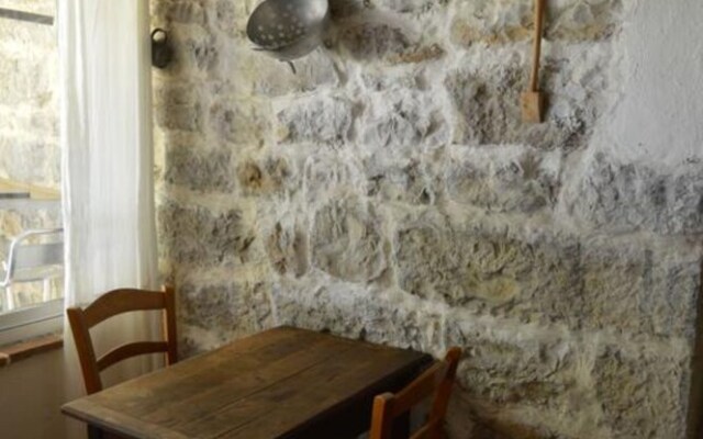 Les loups dans la bergerie