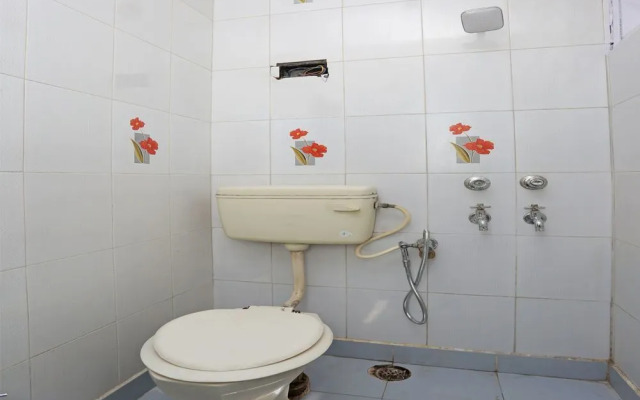 OYO 13277 Hotel Neelam Palace