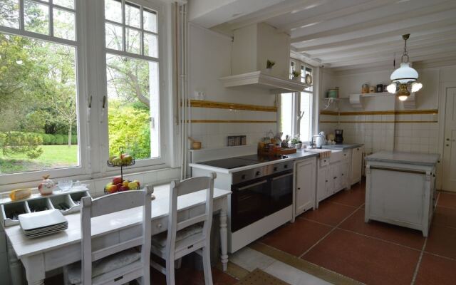 Ravishing Holiday Home in Ronse With Sauna