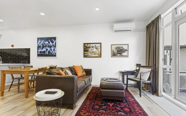 CBD Spacious 3 Storey Terrace House
