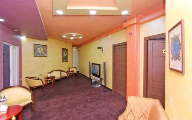 Hotel N1