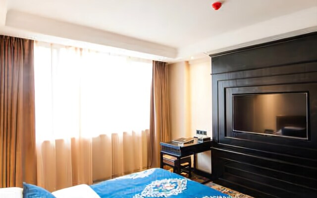 Guiyang Seven Garden - Spring Hotel (Fountain Metro Station Taiping Road Netflix Street Shop)