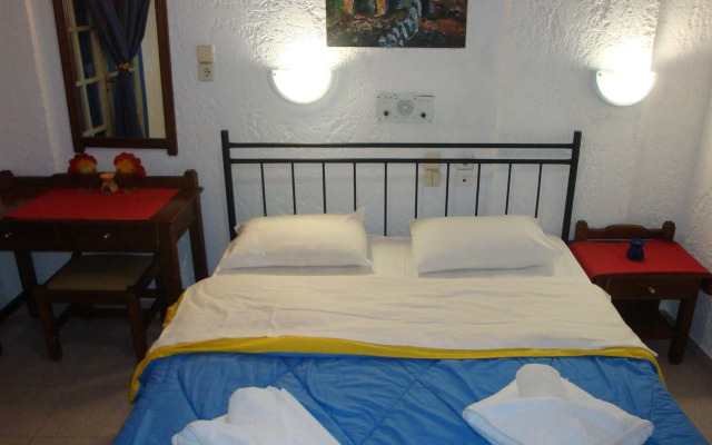 Maria Flora Apartments