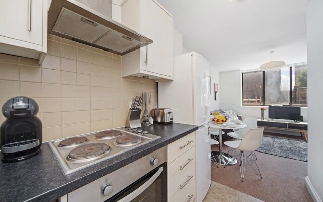 2 Bed Cosy Apartment in Central London Fitzrovia FREE WIFI by City Stay Aparts London