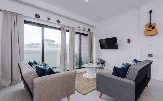 Host Apartments The Musician s Apartment With Gr