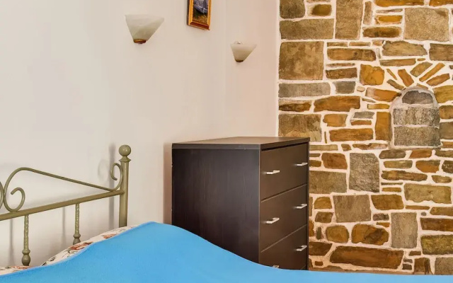 Pretty Holiday Home in Syros near Sea