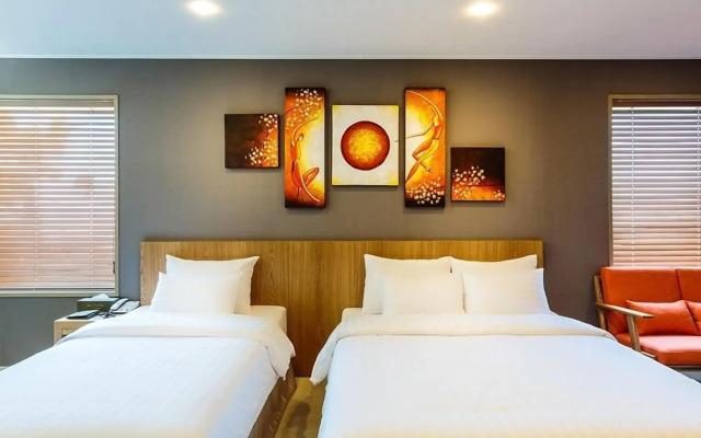 Rich Hotel