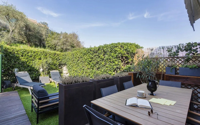 Elegant sea View Apartment