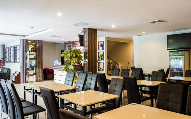 Capital O 664 Romance Hotel