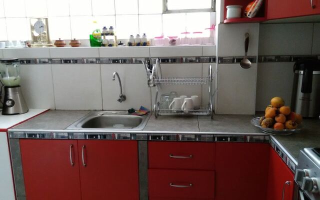 Shanell House - Hostel