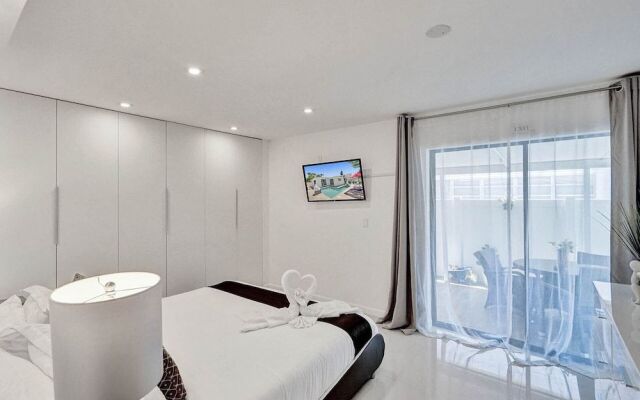 Heated Private Pool 4Br Modern Home