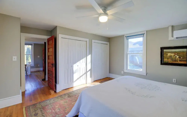 Damascus Vacation Rental - Bike, Hike & Sip!