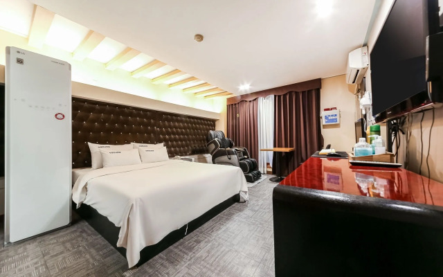 Jeonju Junghwasan-dong Guardian Angel