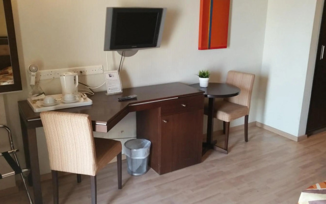 Livadhiotis City Hotel